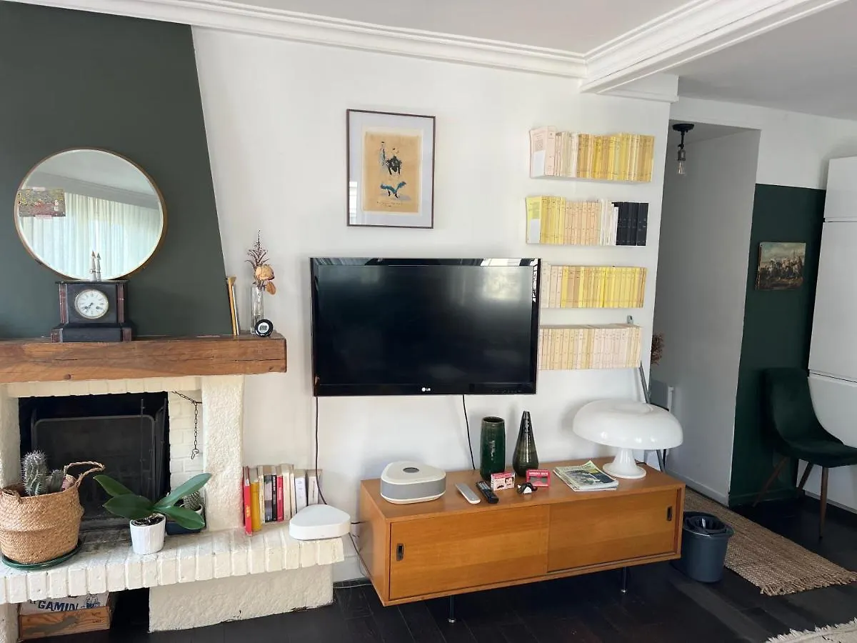 Chambre Privee Dans Superbe Appartement Parisien ! 0*, Parijs